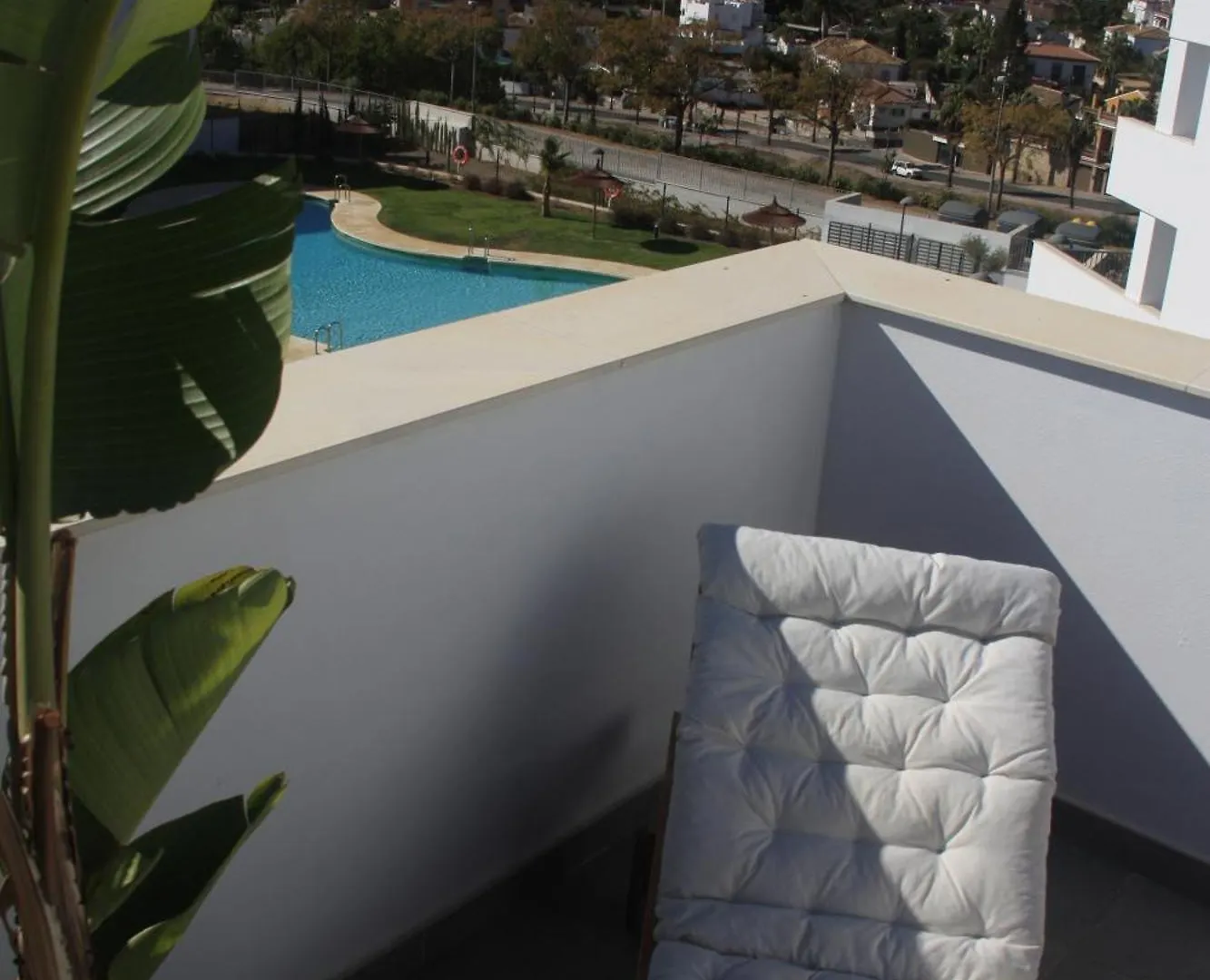 Almuñécar Sunny Penthouse Beach Apartment With Panoramic Views