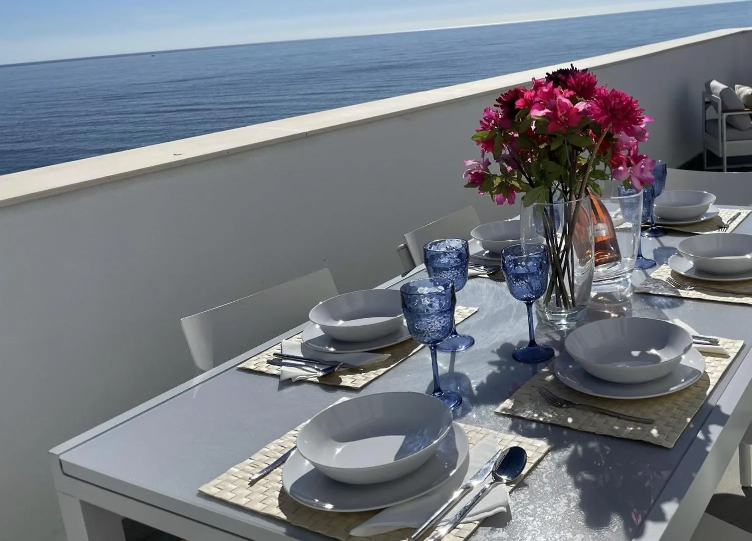 Almuñécar Sunny Penthouse Beach Apartment With Panoramic Views