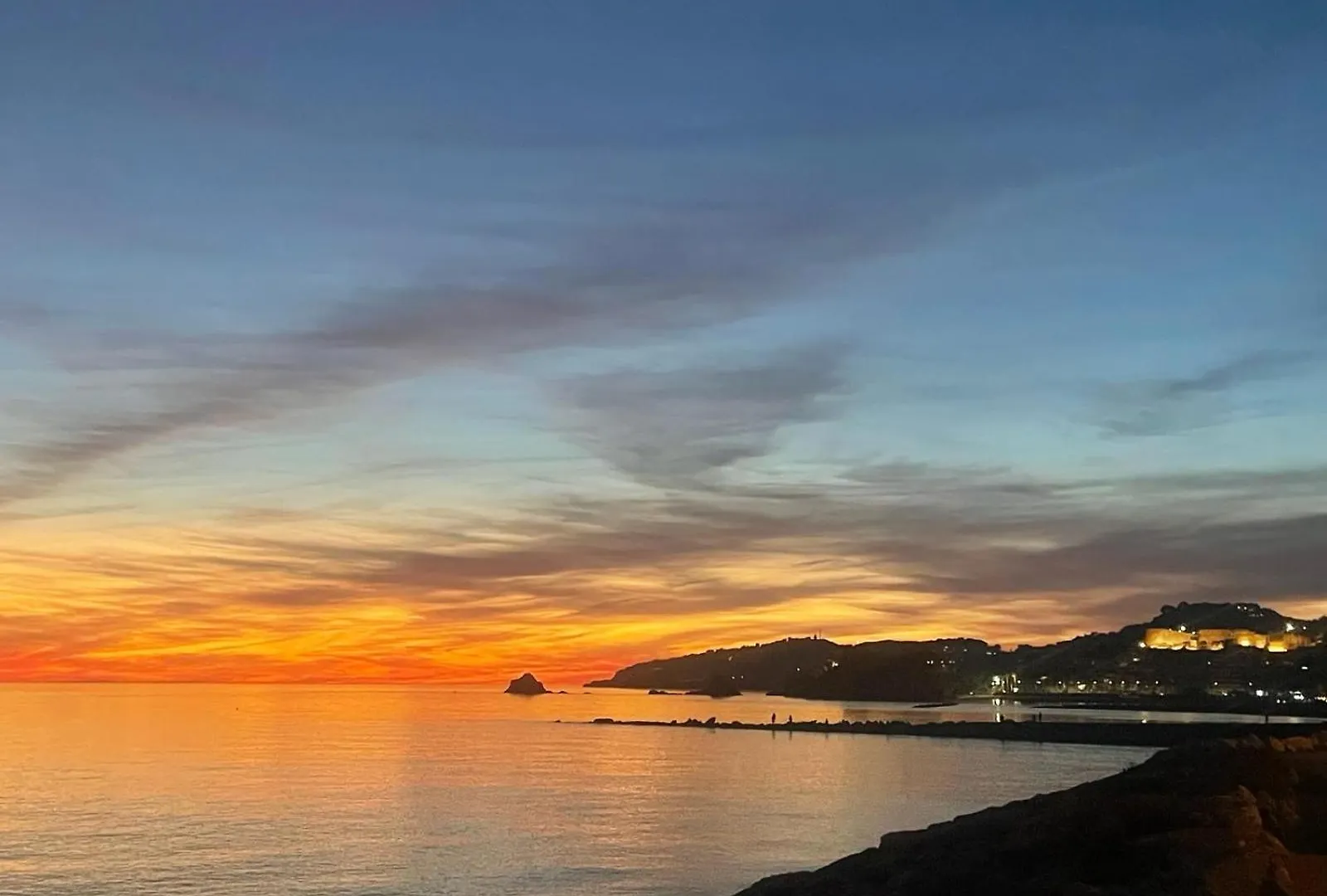 Almuñécar Sunny Penthouse Beach Apartment With Panoramic Views