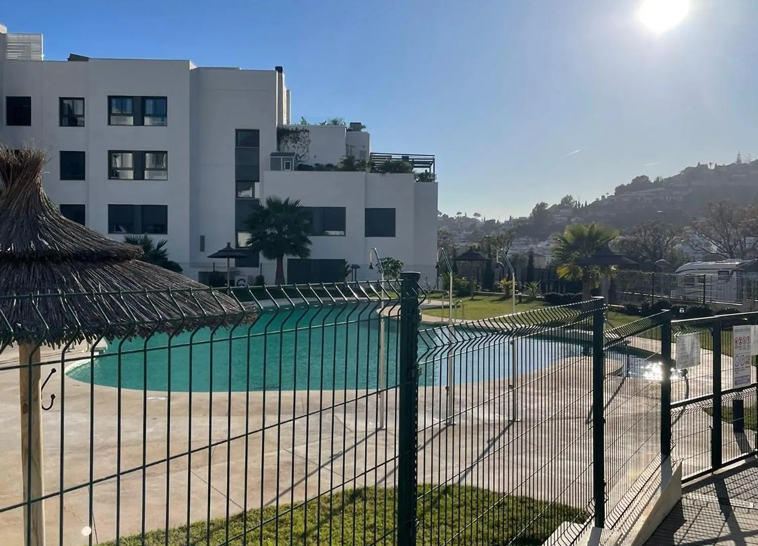 Almuñécar Sunny Penthouse Beach Apartment With Panoramic Views ספרד